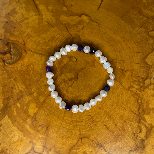 White freshwater pearls with Dark purple faceted Jasper on elastic, 7 1/2"